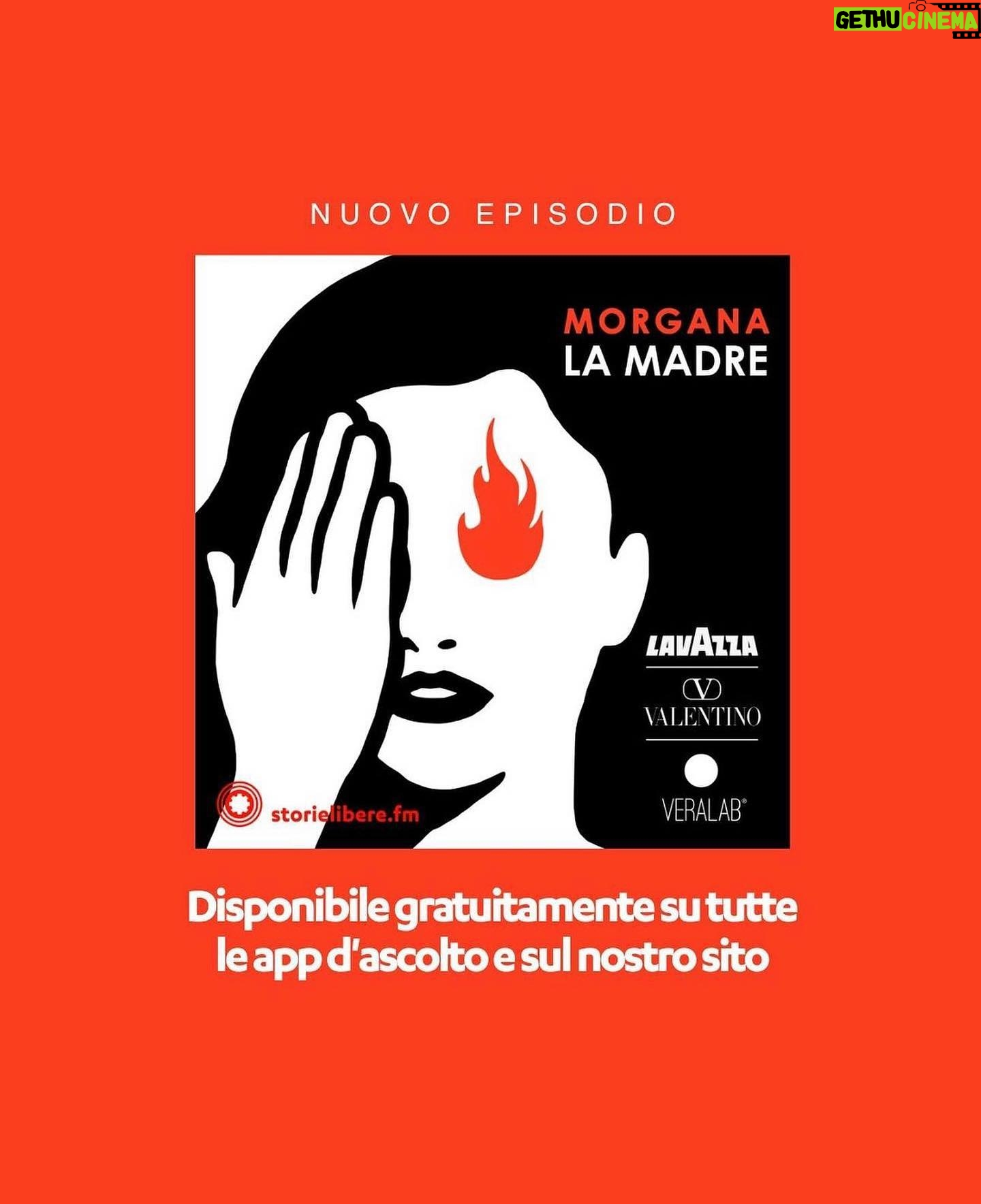 Drusilla Foer - 3K Likes - REPOST: @chiaratagliaferri 17 aprile ā giorno di Morgane
Tutto comincia da questa foto, scattata esattamente tre anni fa, quando con noi cāera @drusillafoer che ha fatto magie fuori e dentro Hogwarts in una delle puntate più belle di Morgana, ricordandoci che nel mondo di Harry Potter la grande eroina ĆØ una donna: la madre di Harry. Gli permette di sopravvivere grazie a una magia dāamore, più forte della morte.
CosƬ, oggi al mio fianco cāĆØ Drusilla, e insieme raccontiamo Eve Arnold, fotoreporter internazionale che conosceva bene lāimportanza del tempo e della luce, ma sapeva che la curiositĆ e lāemozione sono due elementi ancora più fondamentali.
Robert Capa diceva che la produzione di Arnold si collocava a metà strada fra le gambe di Marlene Dietrich e le vite amare dei migranti raccoglitori di patate. E aveva ragione. Il suo lavoro ci ha mostrato il lato più umano delle divinità di Hollywood e ha restituito dignità agli emarginati.
āLa differenza tra il bravo fotografo e il giornalista ĆØ che il primo sa approfittare dellāincidenteā, amava ripetere Eve Arnold che per più di novantāanni ha illuminato ogni volto che ha incontrato, mostrandoci che lāarte sta in ciò che rimane quando lāoccasione ĆØ svanita.
Grazie a @bene2811w e a @monica_poggi per il loro prezioso aiuto, a @avannetti che ha reso possibile questa nuova stagione.
Le madri di Morgana si moltiplicano su @storielibere.fm grazie al sostegno di @maisonvalentino, @lavazzait e @veralab
La puntata, curata da @alerossi76 e @jacklegstudio ĆØ su @storielibere.fm e su tutte le app di ascolto.
Link in bio š§
#drusillafoer #drusilla