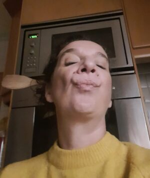 Dulce Pontes Instagram - Propostas de look cozinha-2024 com colher de pau reciclável. Qual gostaram mais? E já agora porquê?
Pronto, é tudo por agora.
Beijos e não digo o que está no forno 🤷🏻‍♂️

#dulcepontesoficial #dulcepontes #look2024 #tendências