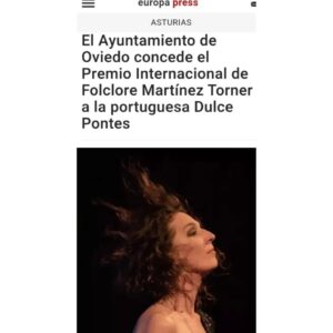 Dulce Pontes Instagram - Extremamente feliz e emocionada! Uma honra gigante em poder receber, ainda no decorrer deste mês, o Prémio Internacional de Folclore "Martínez Torner"! 🙏🏻♥️ 
Até breve meus queridos 🥰

#dulcepontesoficial @aytoviedo