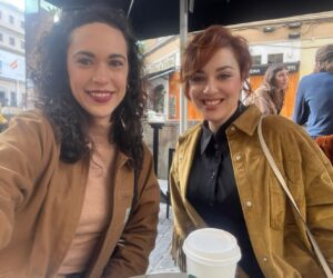 Dunia Rodríguez Instagram - Feliz cumpleaños @jorgelina.ramirez_ 💛 te quiero tanto 🥹 por miles de planes testeando los mejores margaritas de Madrid, por acompañarte a conciertos de gente que no conozco, por las charlas de literatura, por hablar largo y tendido del mundo, de su Magia y de su horror, de sus libros y su cine, de cómo lo arreglaremos más adelante…Por los frapus de calabaza, el color amarillo, la Gorda-buena, las cosas que son re densas (o no) Por Italia. Por ti. Porque seas muy feliz en este nuevo año que estrenas, porque te lo mereces, porque nos haces muy felices a los demás. A tu Salud 🥂 Feliz cumpleaños