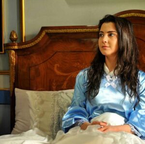 Duygu Gürcan Instagram - Bu bölüm neler olacak acaba?? 🙄🙄 #trt1 i açıp bakalım o zaman #payitahtabdülhamid #abdülhamidhan #naime #sultan