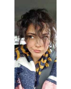 Duygu Gürcan Instagram - Bir yaş daha güle güle derken bana; dur, gitme diyemedim evet.. 2020 herkes için zor bir sene olsa da giden yaşım yine çok şey kattı bana. Bu güzel ve özel günümde beni yalnız bırakmayan; gelen, giden, arayan, soran, mesaj atan, story atan ya da bir şekilde kutlayan hatta kutlamayan herkese sevgi, minnet ve bol teşekkürlerimle.. İyi ki varsınız 🥰🙋🏻‍♀️🎂 

#todayismybirthday