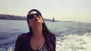 Duygu Gürcan Instagram - Güneşin ilk günlerinden 😏🌞
#tbt
