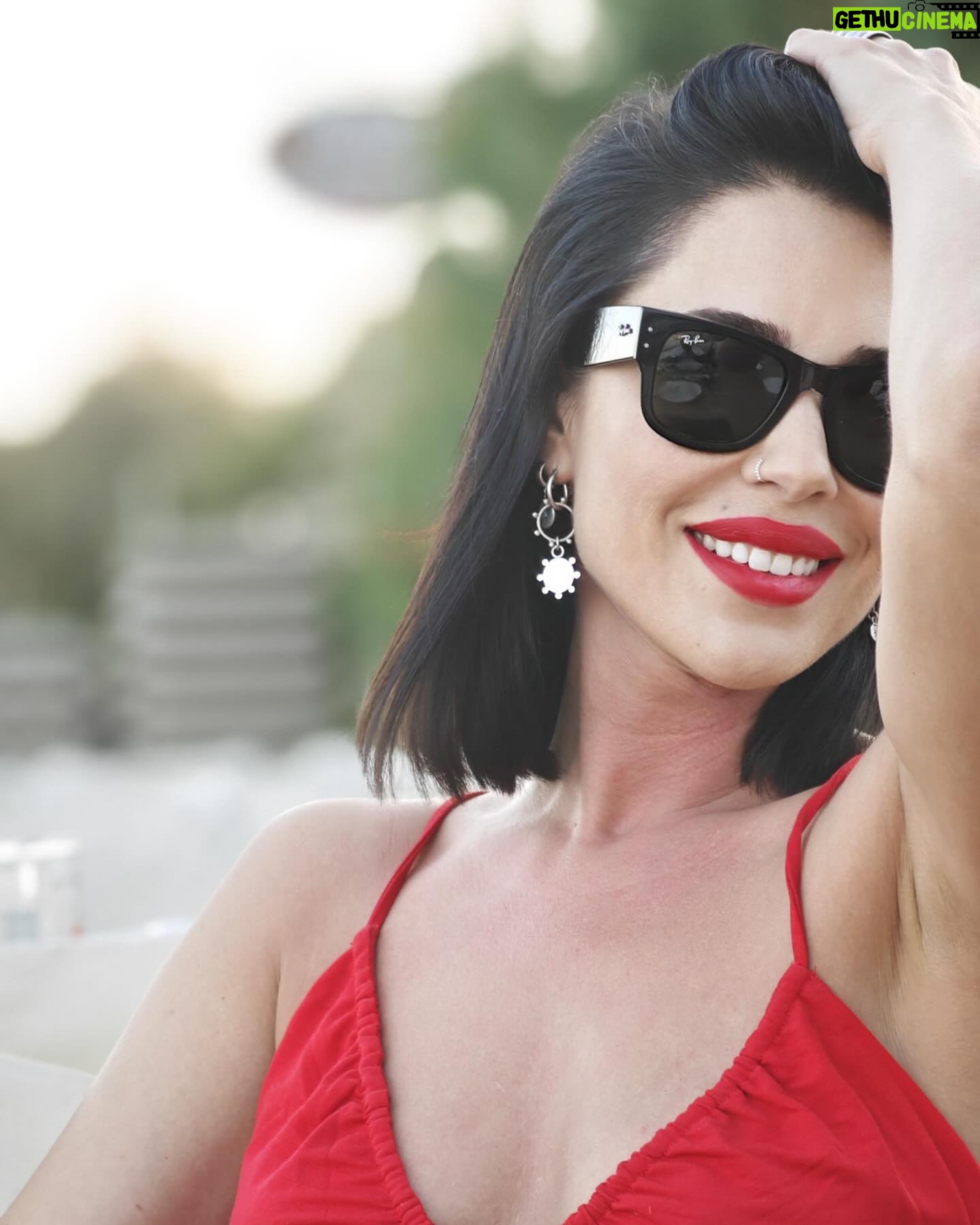 Duygu Şen - 7.9K Likes - The Lady in Red 📸 by @emredolcel