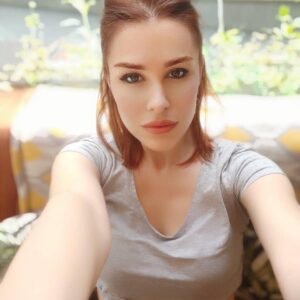 Actress Duygu Şen HD Instagram Photos and Wallpapers December 2019