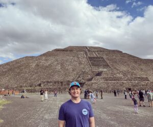 Dwayne Cameron Instagram - Wide angle of The Temple of the Sun at the ancient city of Teotihuacán in Mexico. Truly an impressive feat of ancient engineering.

#teotihuacan #templeofthesun