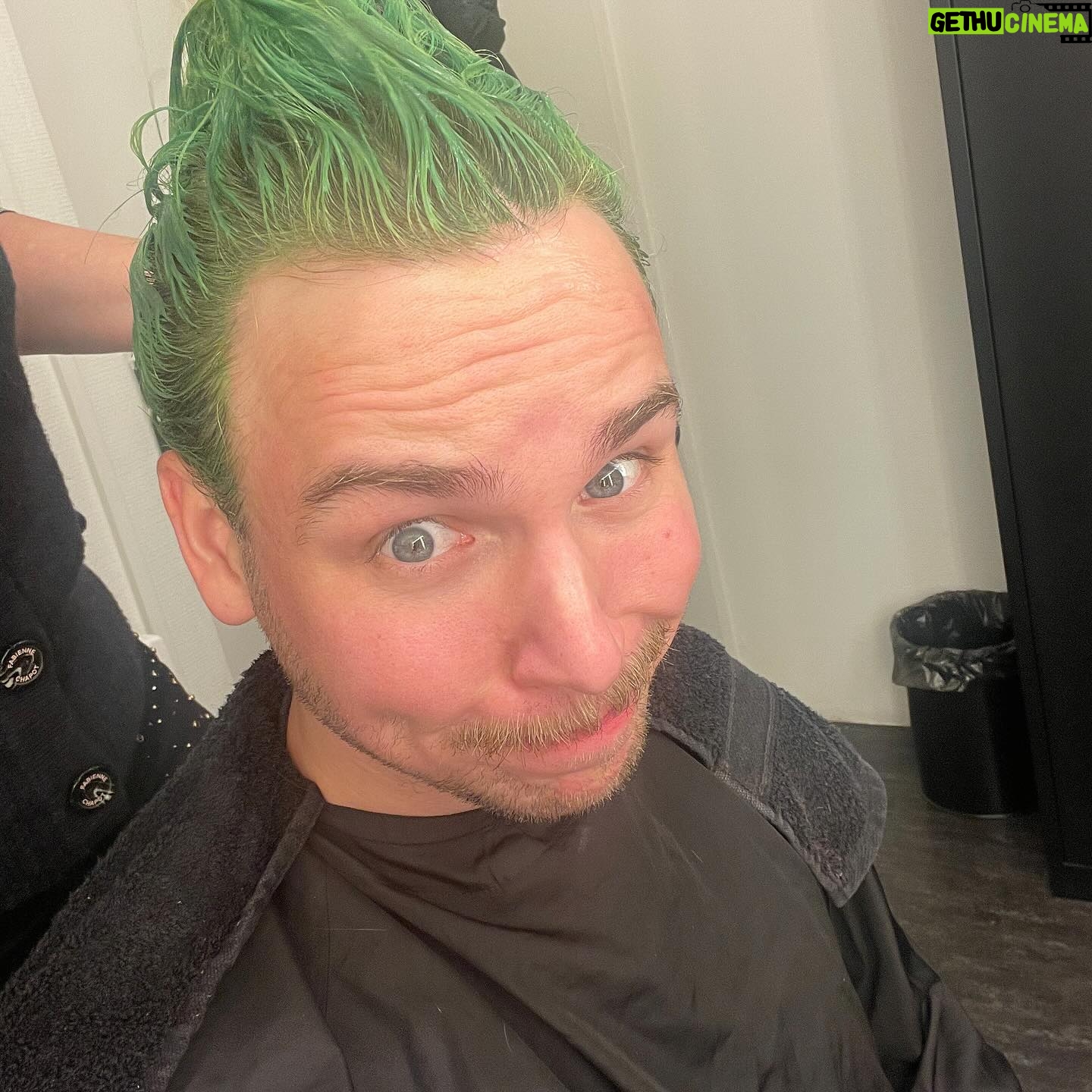 Dylan Haegens - 19.7K Likes - Mijn haren in 2 maanden tijd.