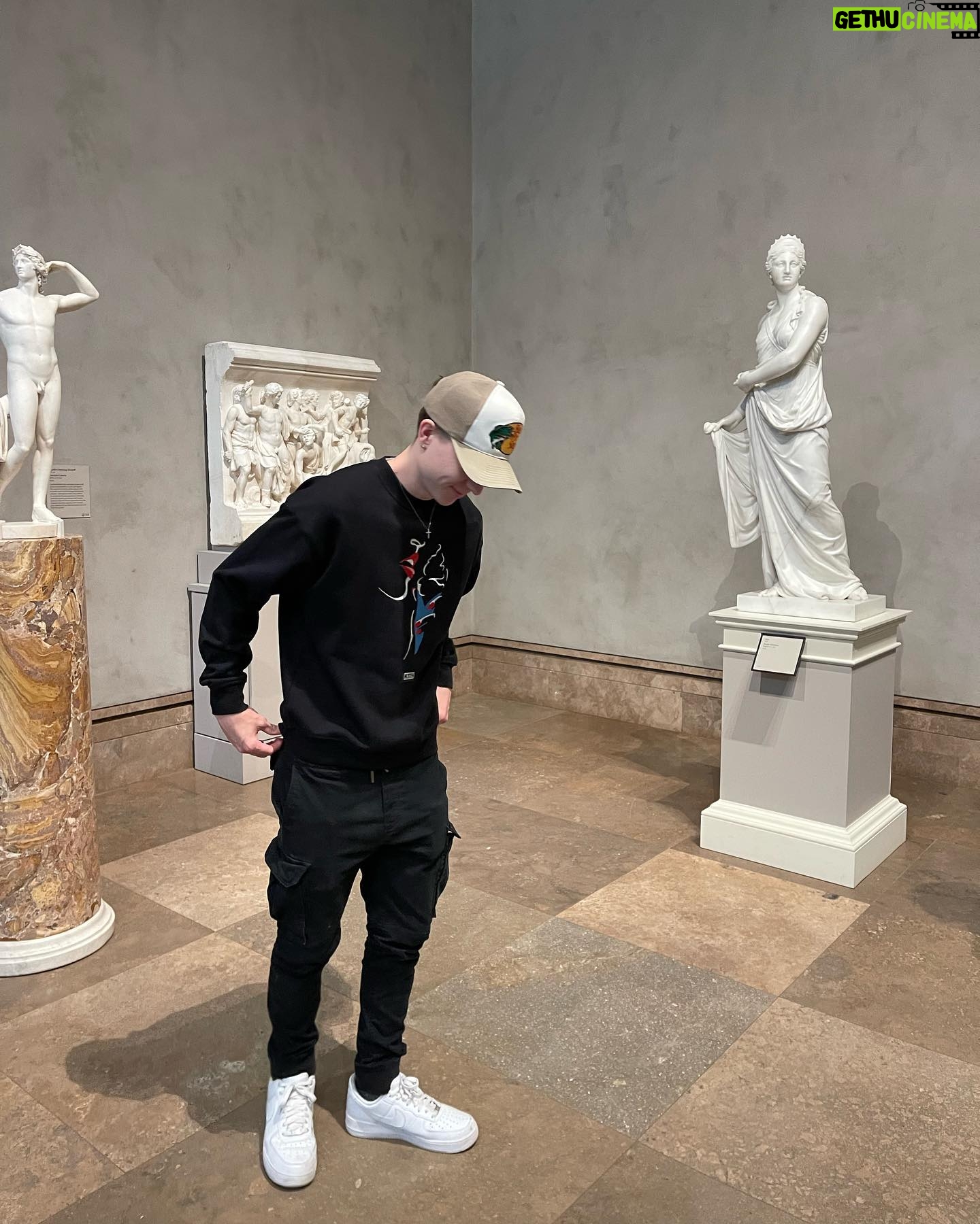 Dylan Hartman - 17K Likes - feeling bullish š
