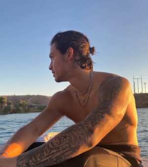 Dylan Jordan Instagram - how was your day? replying to all comments on this post🖤
