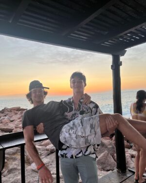 Dylan Kingwell Instagram - México 23 🇲🇽🌅 (pisa con cuidado joven)