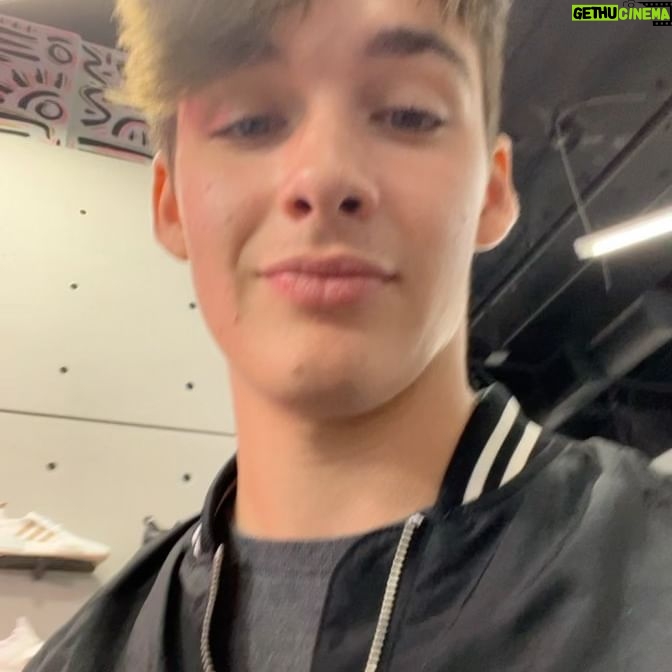 Dylan Kingwell - 93.5K Likes - LA shopping 📍