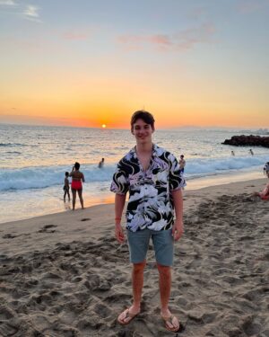 Dylan Kingwell Instagram - México 23 🇲🇽🌅 (pisa con cuidado joven)