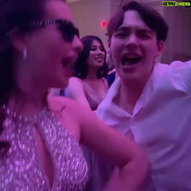 Dylan Kingwell - 156.1K Likes - Grad 2022 ❤️🇨🇦🇪🇸🇮🇹🇩🇪
One of the best nights of my life, gracias por los recuerdos, ci vedremo presto, bis später ❤️