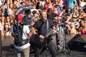 Dylan Playfair Instagram - I love Nickleback. I don’t care who knows it 🤘🏼

Ps. Your fabricated dislike doesn’t make you cool… it kinda makes you a hater. And haters gon hate,  but this die hard won’t debate, you can perpetuate but I’ll never discriminate. 🤘🏼

What a pleasure filming the newest @nickelback music video with the talented @mediabutton crew
