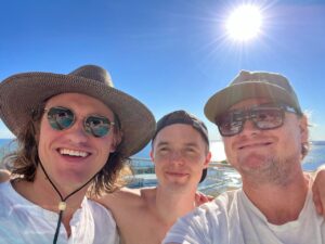 Dylan Playfair Instagram - Toronto sunny days? 

Yes plz 😎