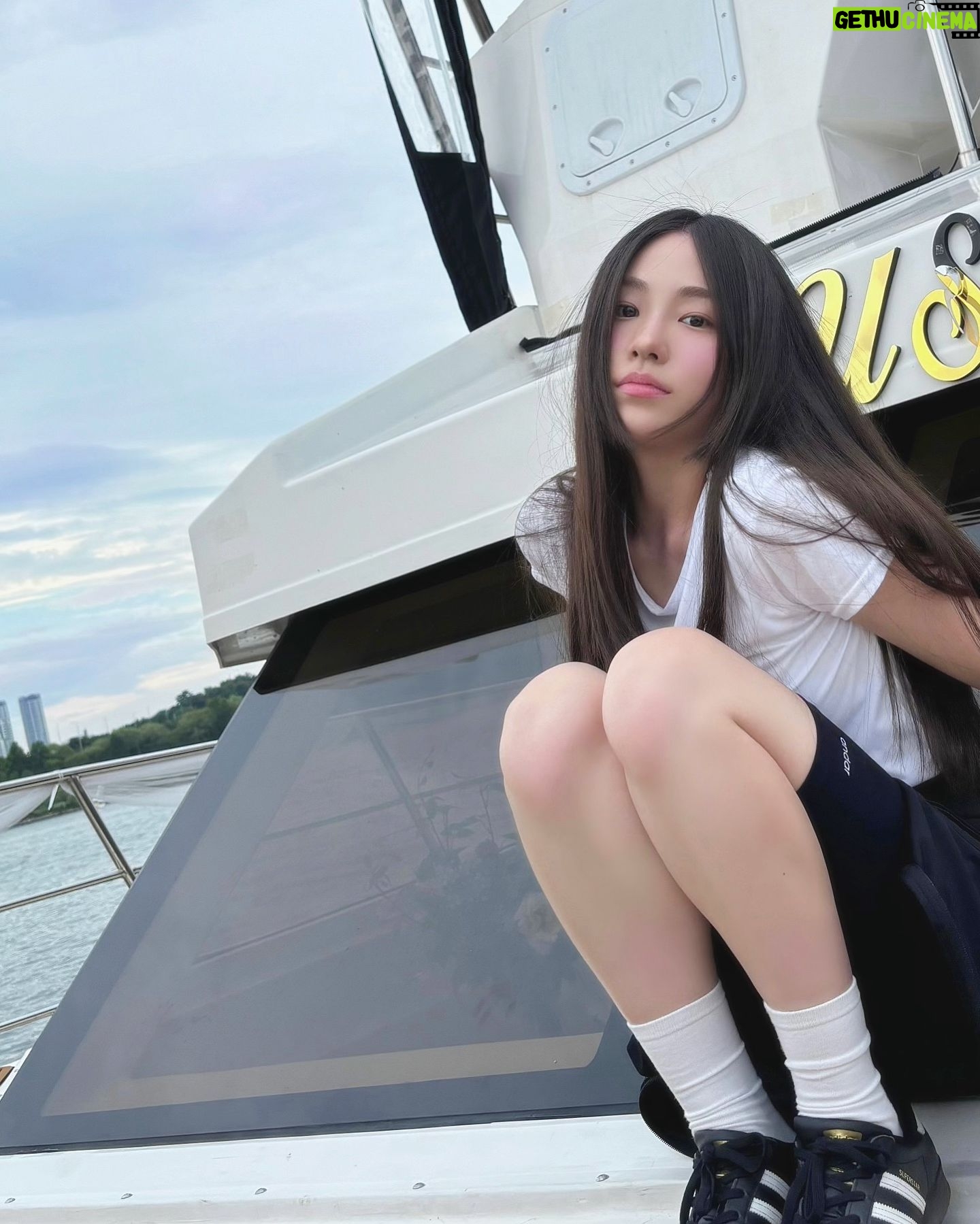 EJ - 763 Likes -