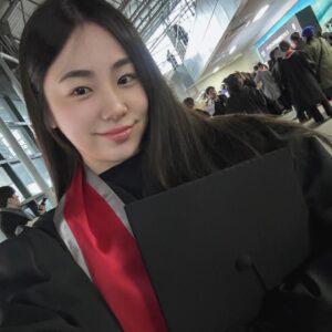 EJ Instagram - 👩🏻‍🎓 201831069 김은지
예쁨 많이 받고 졸업합니다. 고맙습니다, 감사합니다 :)
#dima #동아방송예술대학교 #졸업 #졸업식