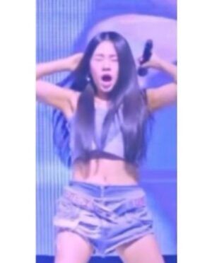 EJ Instagram - 모두 웃어주세요 🤭😆