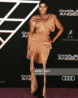 EJ Johnson Instagram - What’s the tea Charlie ? @charliesangels is sexy, fun, and extremely bomb. Congratulations to @elizabethbanks she absolutely killed it can’t wait to see what brilliance she gives us next #teamthis