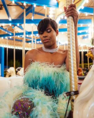 EJ Johnson Instagram - Officially entered my 30s with all my magic and powers activated! I took over @sixflagsmagicmountain for a night of glamour, opulence and magic surrounded by friends, family and love for my birthday extravaganza. It was the most incredible evening so I already this new chapter will be all of that and more. The queen hath arrived 👸🏾 #teamthis