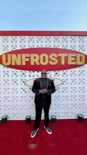 Earthquake Instagram - 🙌🏾
Mama, I made it!!! Happy to have joined such an amazing cast of comedian’s in Seinfeld’s current film, Unfrosted, premiering THIS Friday, May 3rd on @netflix 😎💫