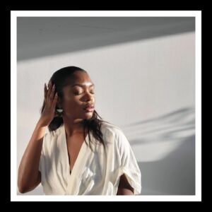 Ebonée Noel Instagram - Focus in on the Shadow and the Light.

You see them, right?

🪽