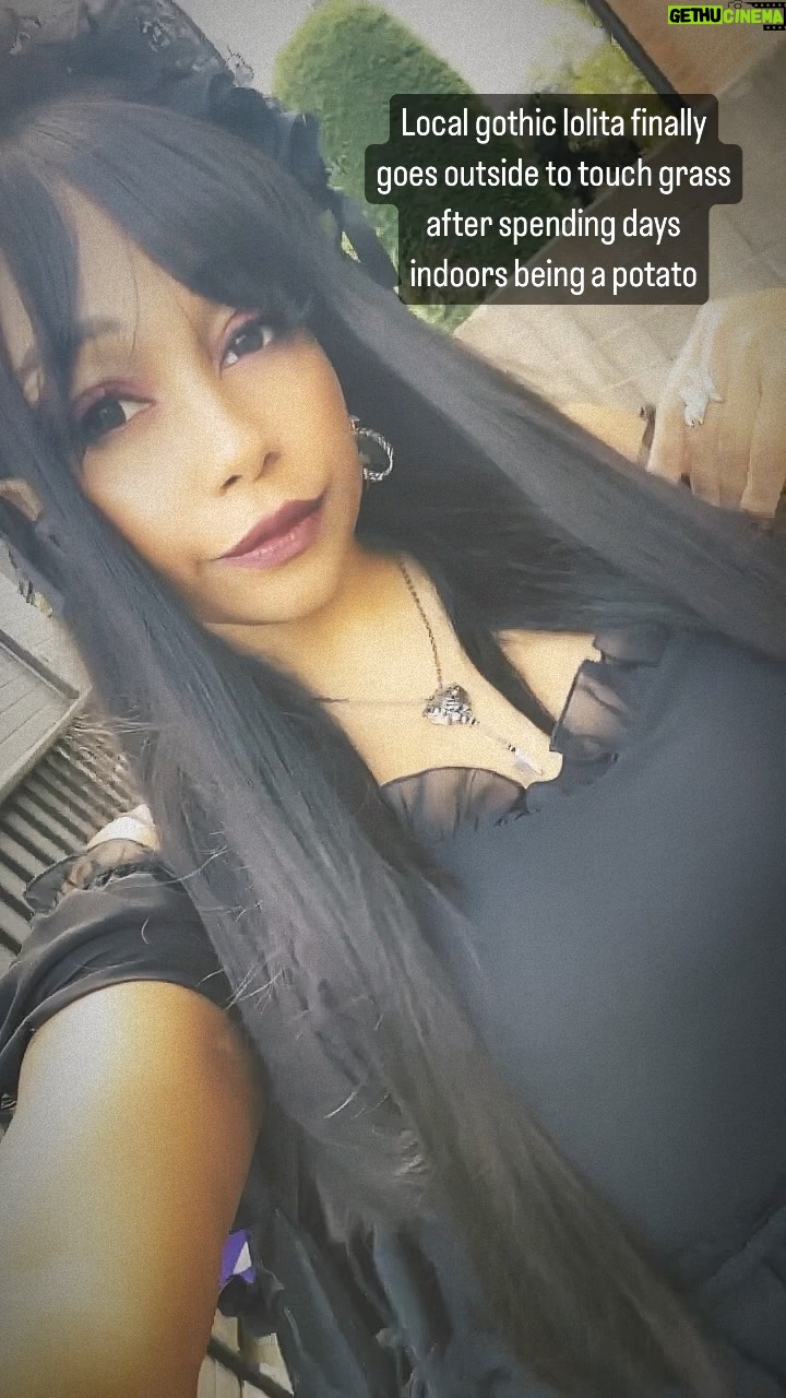 Ebony Bowens - 212 Likes - I spend way too much time indoors playing games in a hoodie but sometimes outside is nice 😇🖤
#eglcommunity #atelierpierrot #blacklolita #jfashion #japanesestreetfashion #ロリータファッション #goth #blackgoth