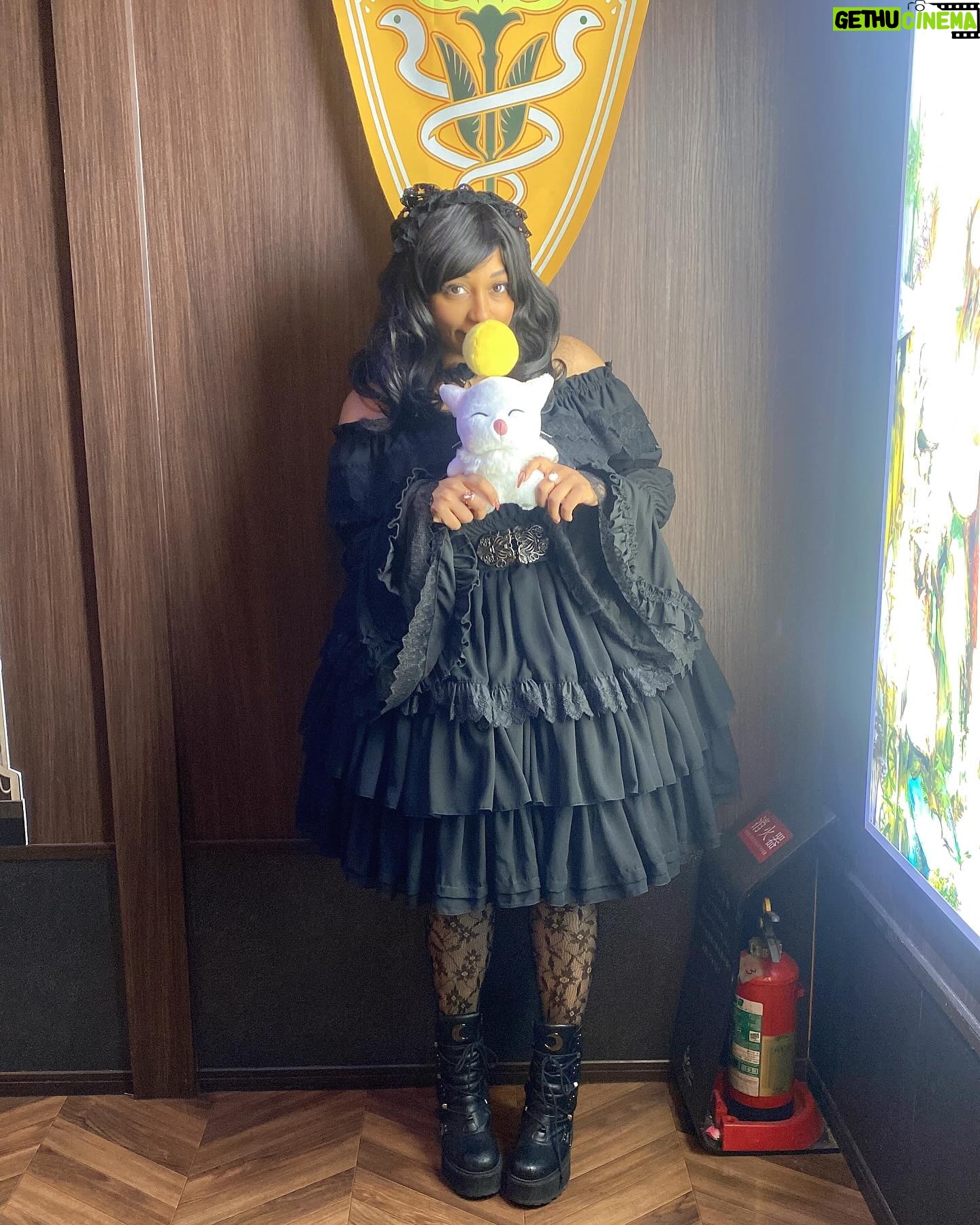 Ebony Bowens - 213 Likes - My happy place is the Eorzea Cafe 🥰 Can’t wait for FFXIV Dawntrail to release soon! Wearing @atelier_pierrot 🖤
#eglcommunity #eglfashion #gothlolita #blacklolita #plussizelolita #atelierpierrot #harajukufashion #ロリータ #ロリータファッション #ゴシックロリータ #プラスサイズロリータ #アトリエピエロ #ffxiv #eorzeacafe #ff14 #moogle #モーグリ