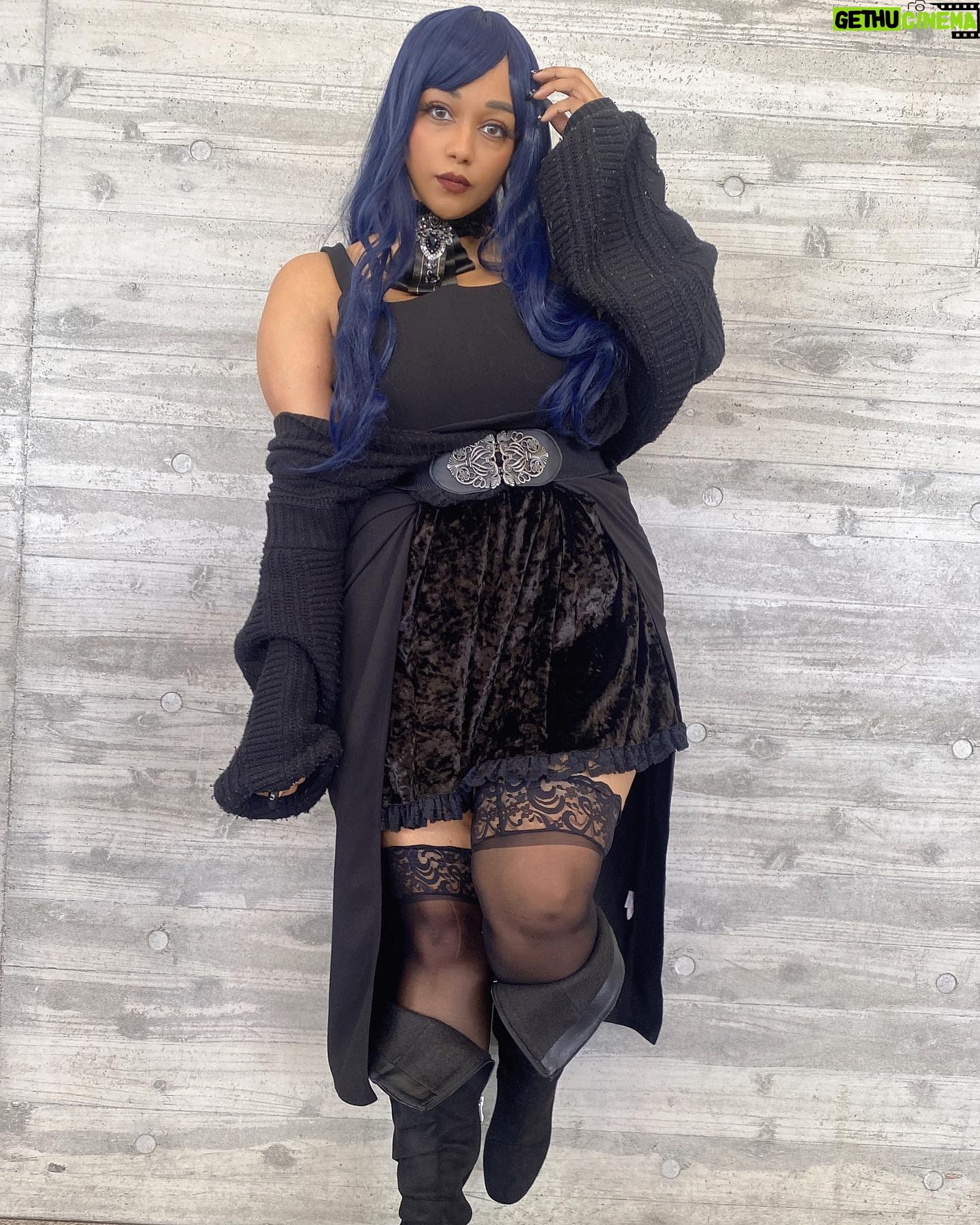 Ebony Bowens - 265 Likes - FFXIV Gaia 💙 FF14 ガイヤ 🖤
TGS2023 久々のコスプレ
本当に楽しかった✨✨✨
My Gaia cosplay for Tokyo Game Show! I haven’t properly cosplayed in forever and was a little nervous, but I’m pleased with how it came out ☺️
Luckily I was able to use clothing I already owned, and it worked perfectly bc… goth lol 😂 Hoping to improve on it in time for @ffxiv Japan Fanfest (if I even win lottery tickets lol) 🙏🏽🤍
#cosplay #gaia #ffxiv #ff14 #ガイヤ #コスプレ #TGS2023 #blackcosplayer #japan