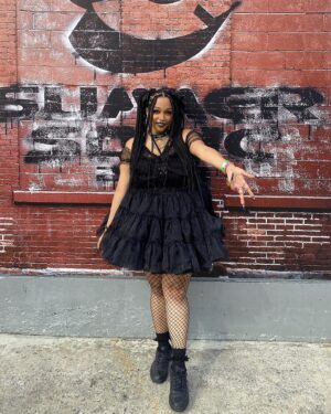 Ebony Bowens Instagram - サマソニコーデ🎶🖤
永遠にBABYMETAL大好き🦊🤘🏽
Summer Sonic coord that was veryyyyy BABYMETAL inspired but like, more gothy ♥️