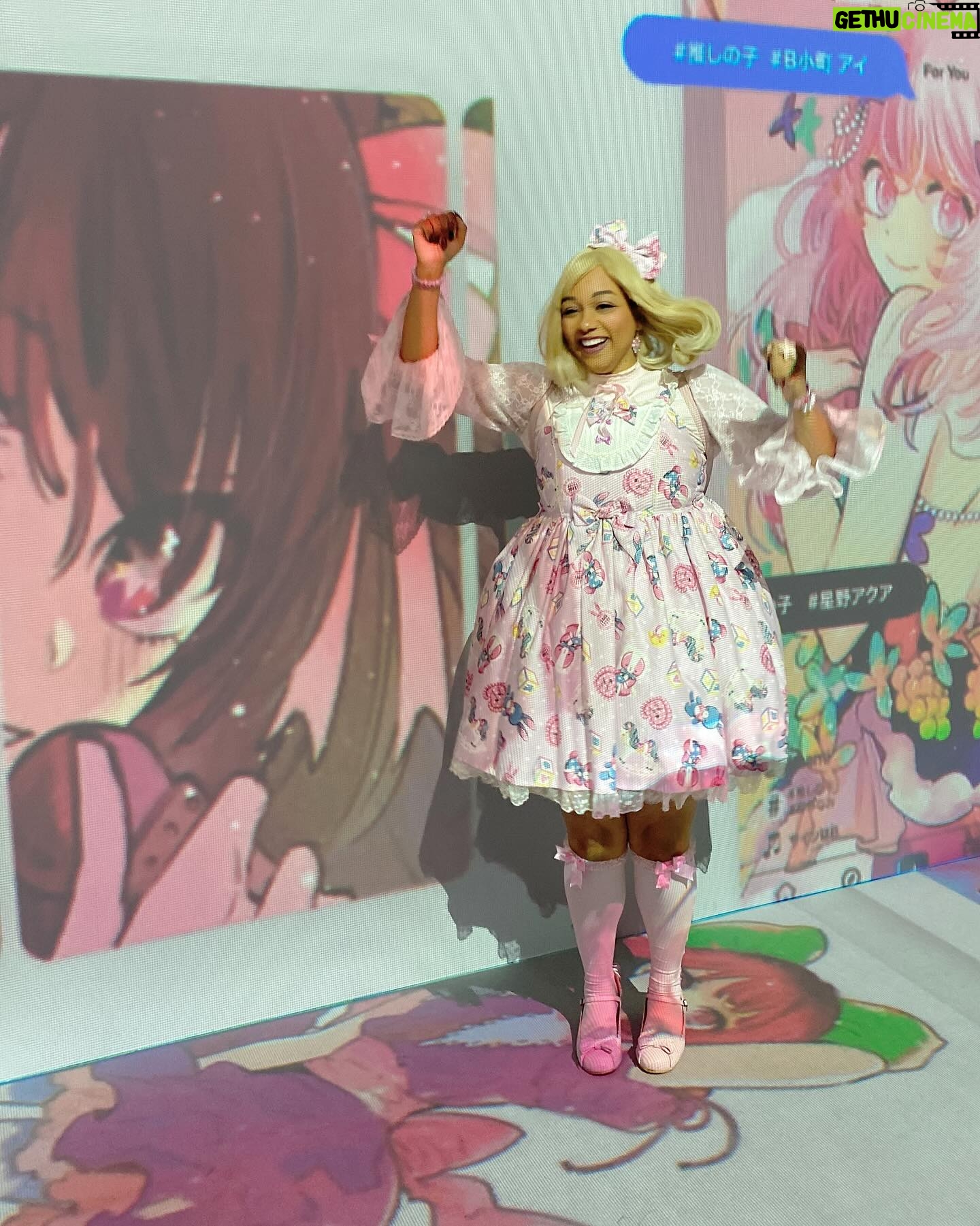 Ebony Bowens - 266 Likes - In a manga world with Oshi No Ko 🌟 @shueishaxr 🌟
Got photobombed by a new friend 👦🏻✨😂
#OSHINOKO #推しの子 #MANGADIVE #マンガダイブ #YOASOBI #IDOL #アイドル #集英社XR #集英社 #japan #tokyo #anime #manga #blackinjapan #eglcommunity #blacklolita #angelicpretty