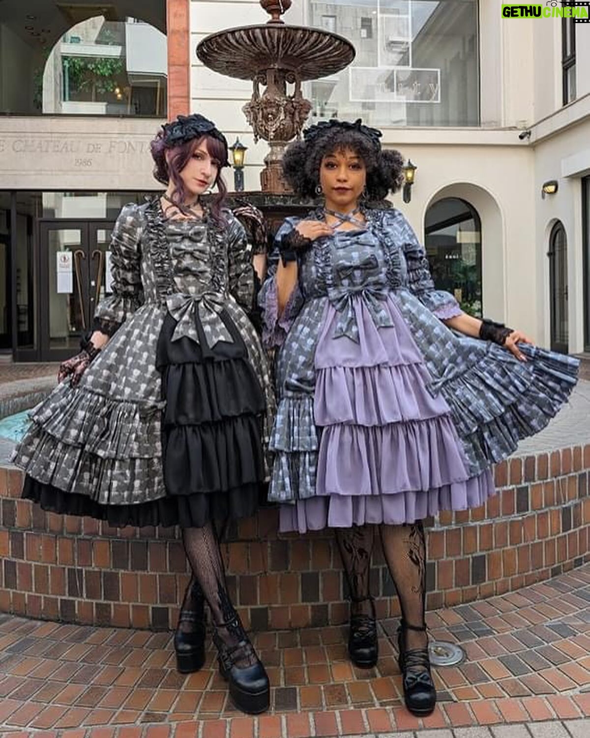 Ebony Bowens - 254 Likes - Twinning photo shoot for @atelier_pierrot 💜🖤
#eglcommunity #eglfashion #gothlolita #blacklolita #plussizelolita #atelierpierrot #harajukufashion #ロリータ #ロリータファッション #ゴシックロリータ #プラスサイズロリータ #アトリエピエロ