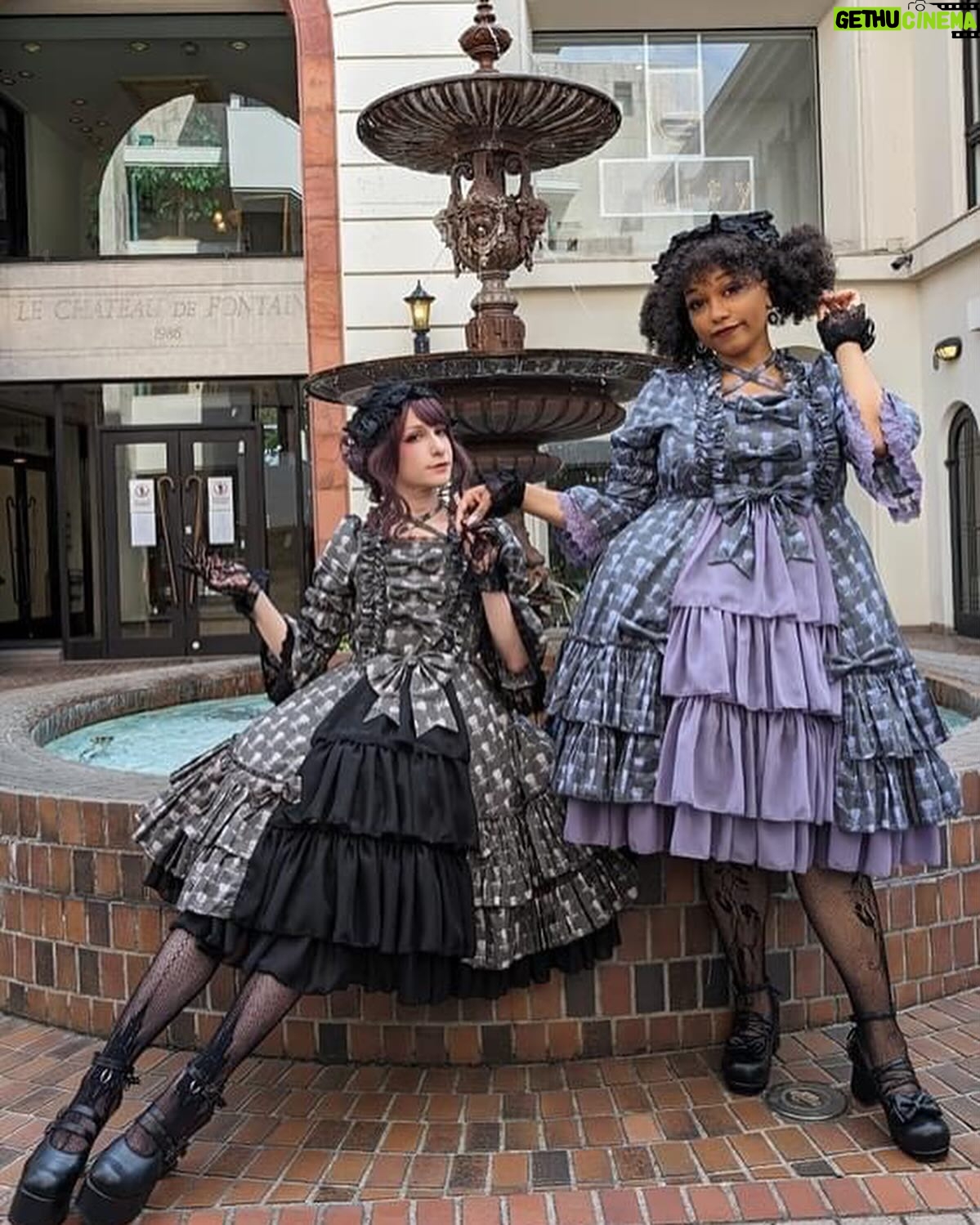 Ebony Bowens - 254 Likes - Twinning photo shoot for @atelier_pierrot 💜🖤
#eglcommunity #eglfashion #gothlolita #blacklolita #plussizelolita #atelierpierrot #harajukufashion #ロリータ #ロリータファッション #ゴシックロリータ #プラスサイズロリータ #アトリエピエロ