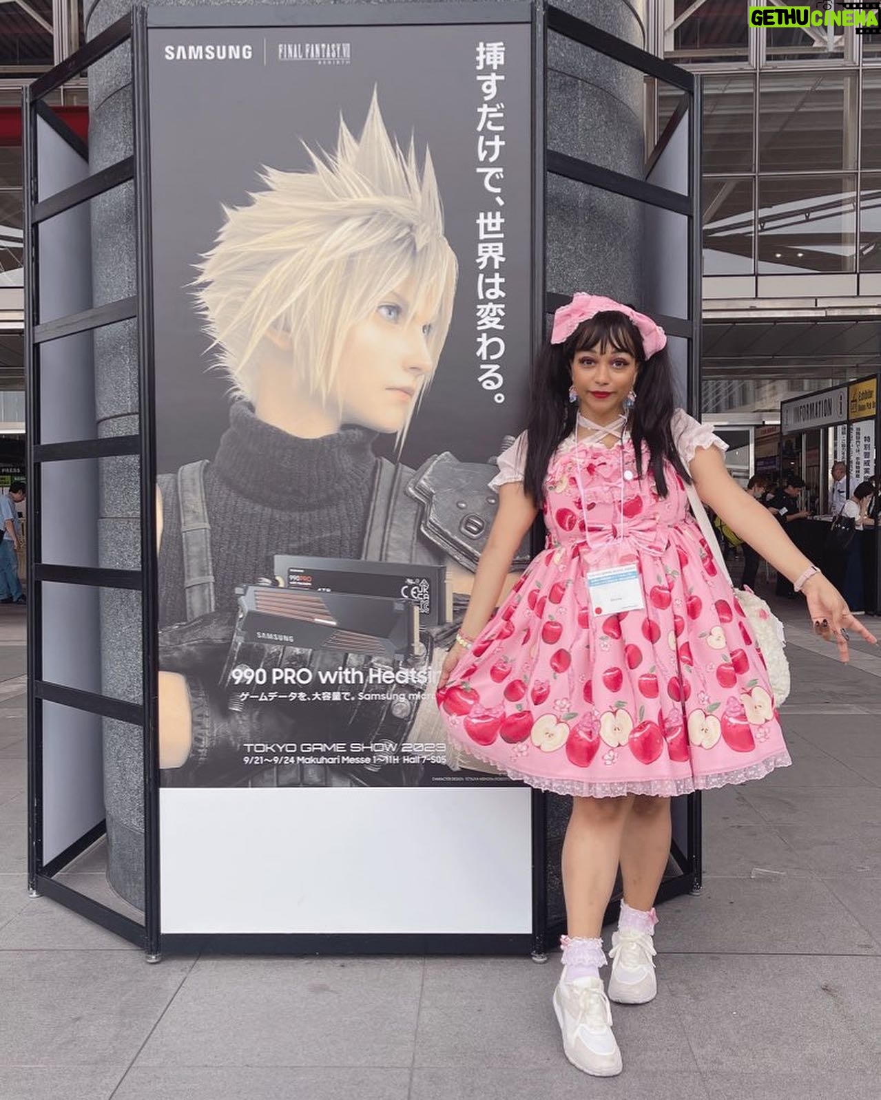 Ebony Bowens - 245 Likes - Cloud ily 🥹☁️🤍 @finalfantasyvii
#kawaiifashion #lolitafashionstyle #eglcommunity #blacklolita #sweetlolitafashion #angelicpretty #tgs2023 #tokyogameshow2023 #ffvii #ff7