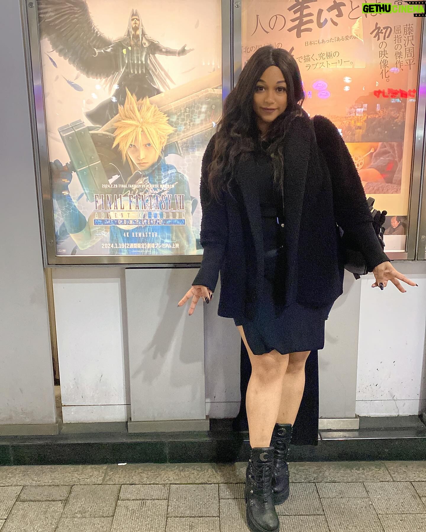 Ebony Bowens - 212 Likes - The nerds were out full force in Tokyo tonight because it was a PACKED theater for Final Fantasy VII Advent Children 🔥 I cosplayed Tifa but got cold so put on a few layers 😆🖤 It was so cool to see it on a huge screen! Hearing Sephiroth say “long time no see, Cloud” in Japanese had me melting in my seat 🥹💕 I’m so pumped for FFVII Rebirth to release on 2/29!! 🔥🔥
#japan #tokyo #squareenix #finalfantasy7 #finalfantasyvii #ffvii #ff7 #adventchildren #tifa