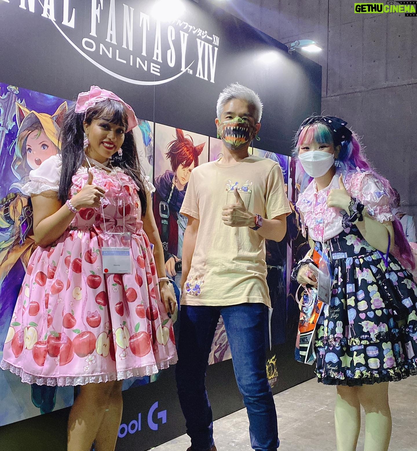 Ebony Bowens - 308 Likes - The frilly girls did Tokyo Game Show today 🎀 Thanks for the super fun day! @samanthajeka @bububun @eevee 🩷 Still can’t believe we bumped into FFXIV’sGlobal Community Producer Toshio Murouchi casually chillin at the Square Enix area 🤍✨And Sonic waving us down for a pic as we walked by Sega booth like hello?? We should be waving you down you absolute icon?? 💙 And finally Chiitan was the best chaotic cutie 😂
#tokyogameshow #tokyogameshow2023 #tgs2023 #eglcommunity #angelicpretty #blacklolita #sweetlolitafashion #kawaiifashion