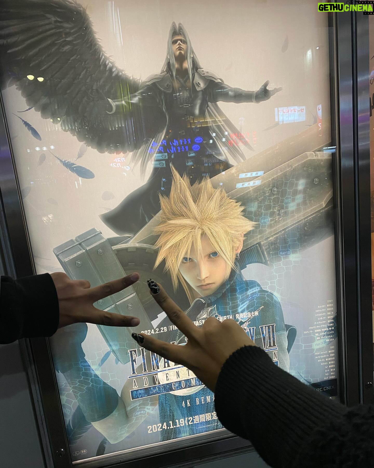 Ebony Bowens - 212 Likes - The nerds were out full force in Tokyo tonight because it was a PACKED theater for Final Fantasy VII Advent Children 🔥 I cosplayed Tifa but got cold so put on a few layers 😆🖤 It was so cool to see it on a huge screen! Hearing Sephiroth say “long time no see, Cloud” in Japanese had me melting in my seat 🥹💕 I’m so pumped for FFVII Rebirth to release on 2/29!! 🔥🔥
#japan #tokyo #squareenix #finalfantasy7 #finalfantasyvii #ffvii #ff7 #adventchildren #tifa