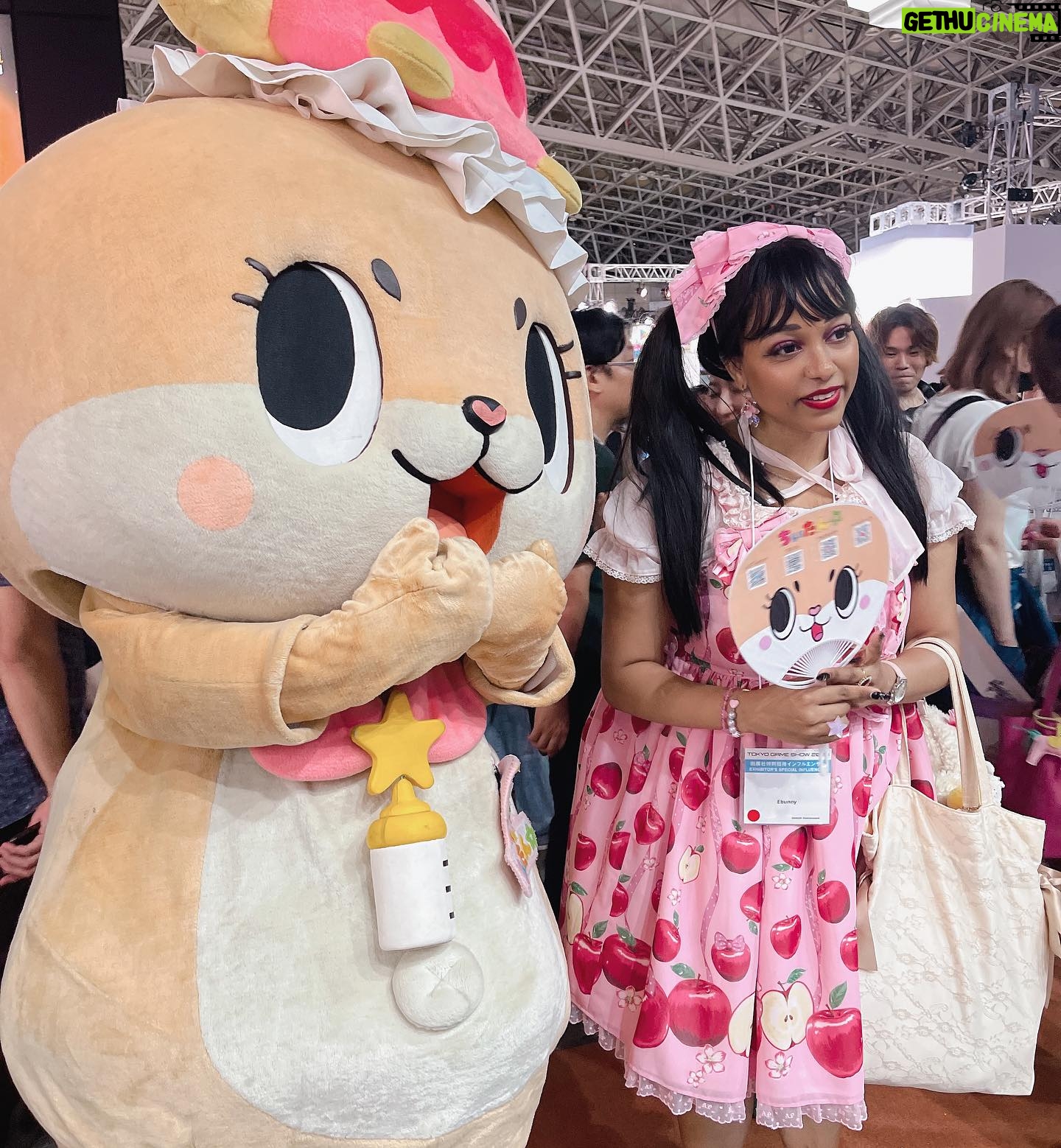 Ebony Bowens - 308 Likes - The frilly girls did Tokyo Game Show today 🎀 Thanks for the super fun day! @samanthajeka @bububun @eevee 🩷 Still can’t believe we bumped into FFXIV’sGlobal Community Producer Toshio Murouchi casually chillin at the Square Enix area 🤍✨And Sonic waving us down for a pic as we walked by Sega booth like hello?? We should be waving you down you absolute icon?? 💙 And finally Chiitan was the best chaotic cutie 😂
#tokyogameshow #tokyogameshow2023 #tgs2023 #eglcommunity #angelicpretty #blacklolita #sweetlolitafashion #kawaiifashion