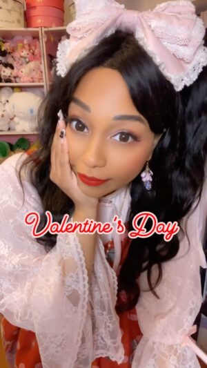 Ebony Bowens Instagram - Pink x red = kinda iconic combo ngl ♥️💌 Happy Valentine’s Day 🩷🩷 

#eglcommunity #angelicpretty #valentinesday #kawaiifashion #blacklolita #jfashion #eglfashion #sweetlolitafashion #lolitasofinstagram