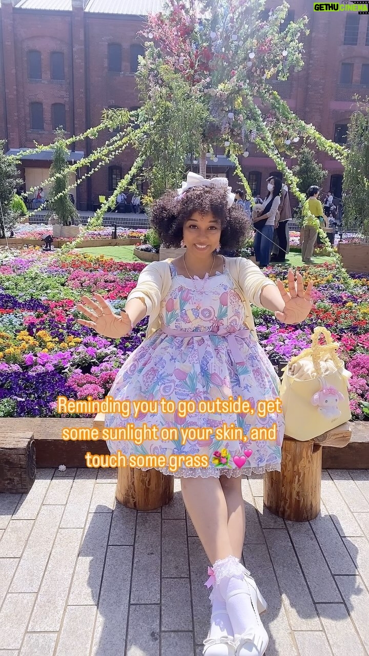 Ebony Bowens - 313 Likes - Outside is kinda vibes sometimes 🥰💐
#eglcommunity #angelicpretty #kawaiifashion #blacklolita #jfashion #eglfashion #sweetlolitafashion #lolitasofinstagram #plussizelolita