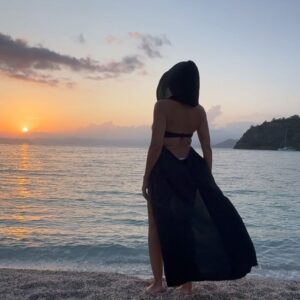 Ebru Akel Instagram - Sunset mi dediniz 🌅 benden sorulur!🧡