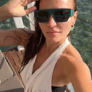 Ebru Akel Instagram - Paylaşmak en güzeli ..
Hele de sevdlklerlnlzle olunca ……