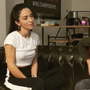 Ebru Aytemur Instagram - Biraz da ruhun gidasi diyelim mi?☺️🎤
W/ @omergunesmusic 

#ahbuben 🤍
#lovethissong