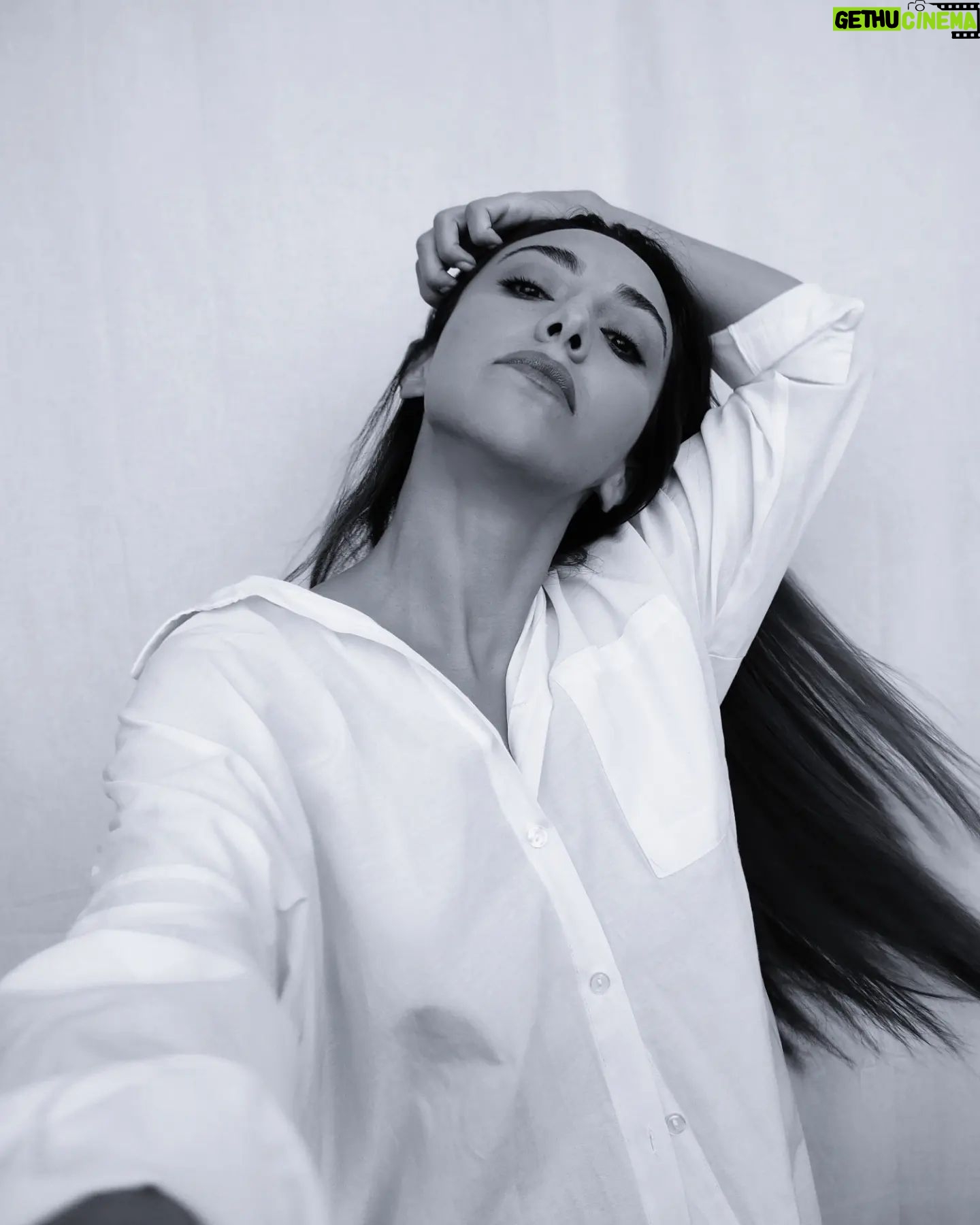 Ebru Aytemur - 3 Likes - B&W ✨