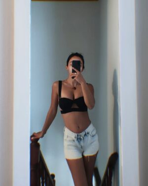 Ebru Aytemur Instagram - #selfiemirror 🌻
#tbt