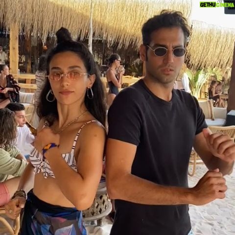 Ebru Aytemur - 820 Likes - 'Bak Oyku bizde bunlar var ' ama bu kez sen de varsin😄💃 #tbt oldu bile 😤