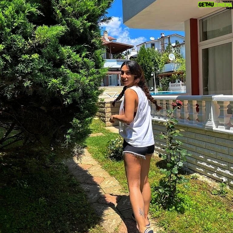 Ebru Aytemur - 3 Likes - Tatil ne cabuk bitti 🥲