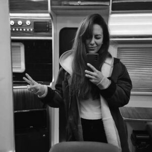 Ebru Aytemur Instagram - *She even love me on my
 'off days' 🕊️

.
.
.

#somememories
#loading 🎥
#hayatımınşansı