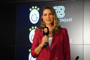 Ebru Gürsoy Instagram - Sponsorluklarına bir yenisini daha ekleyen kulübümüz, Başkent İnşaat ile yeni bir anlaşmaya imza attı. İmza töreninden kareler #işlergüçler #yayınlarçekimler 🎬 @yalcinsamett_ @fatmaergs