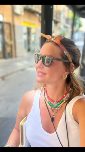 Ebru Gürsoy Instagram - Beautiful people of Palermo😜 #templates #reels #reelsinstagram #palermo #sicilyagünlükleri